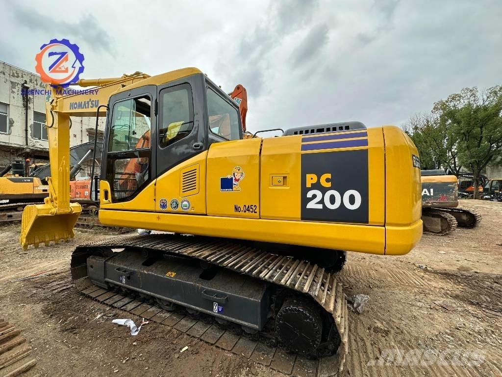 Komatsu PC 200-7 Gravemaskiner på larvebånd