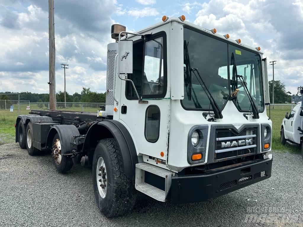Mack MRU613 Renovationslastbiler