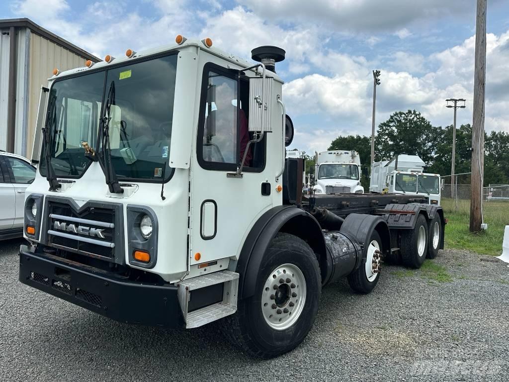 Mack MRU613 Renovationslastbiler