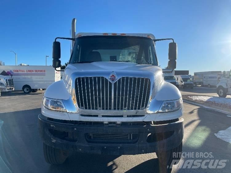 International 4300 Lastbiler til transport af drikkevarer