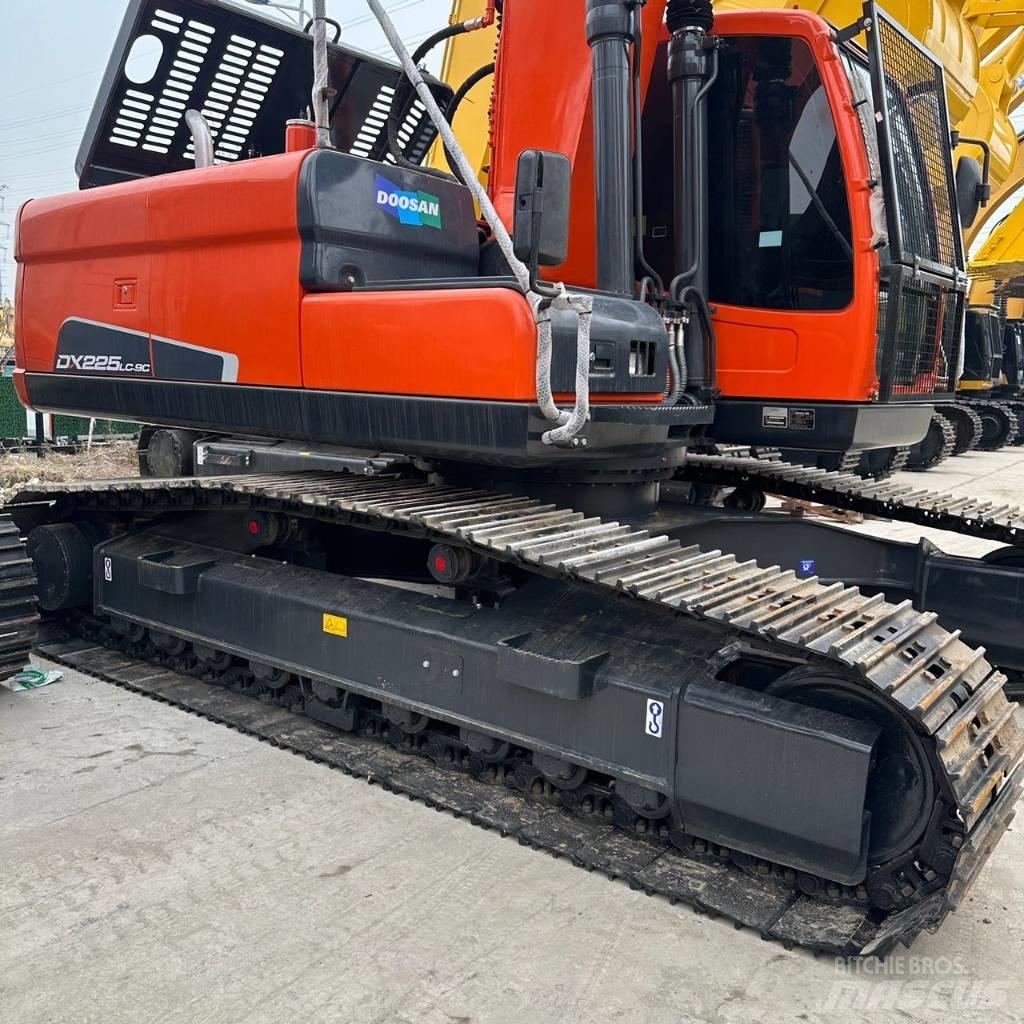 Doosan DX225LC-9 Gravemaskiner på larvebånd