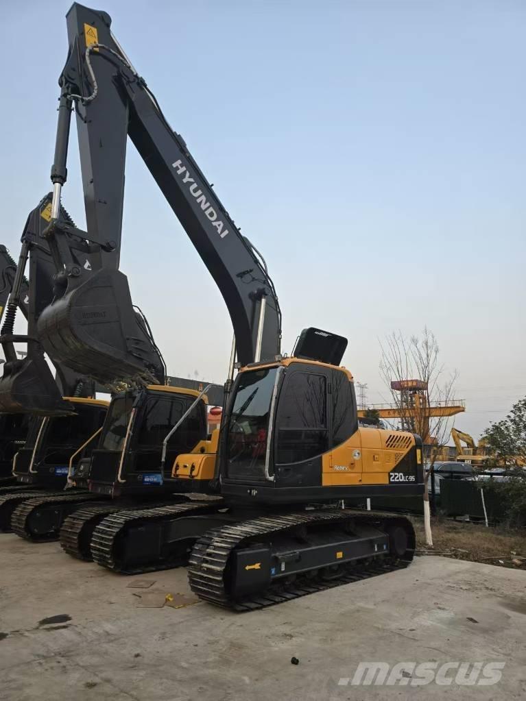 Hyundai 220-9 Midi-gravemaskiner 7t - 12t