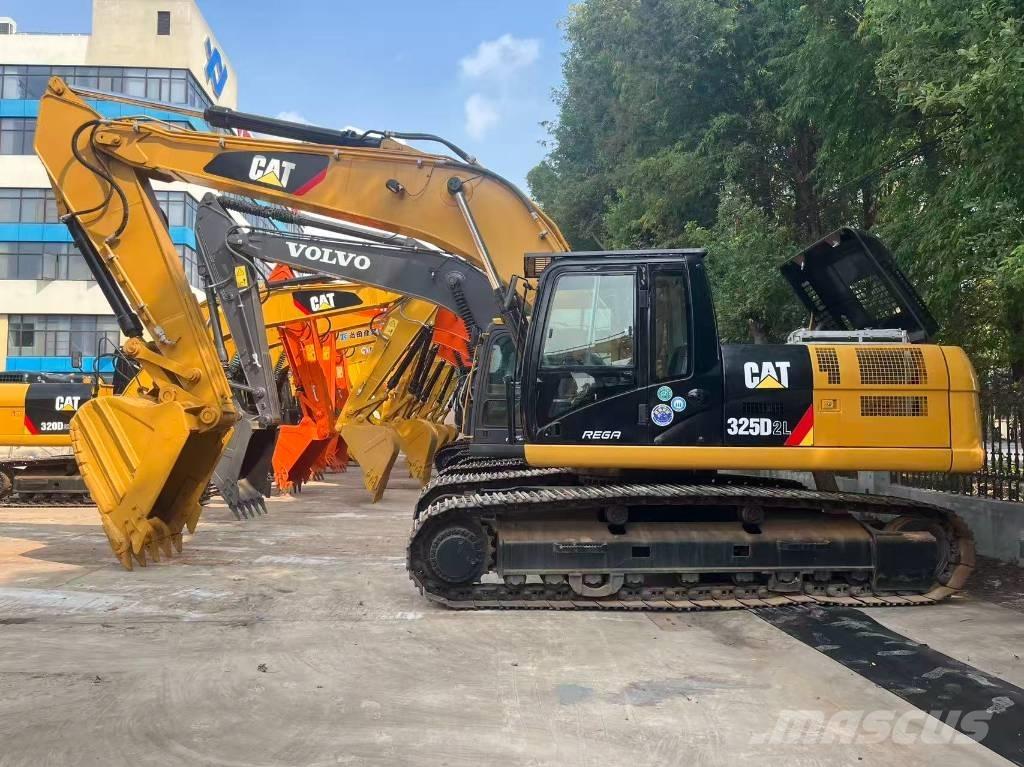CAT 325 D L Gravemaskiner på larvebånd