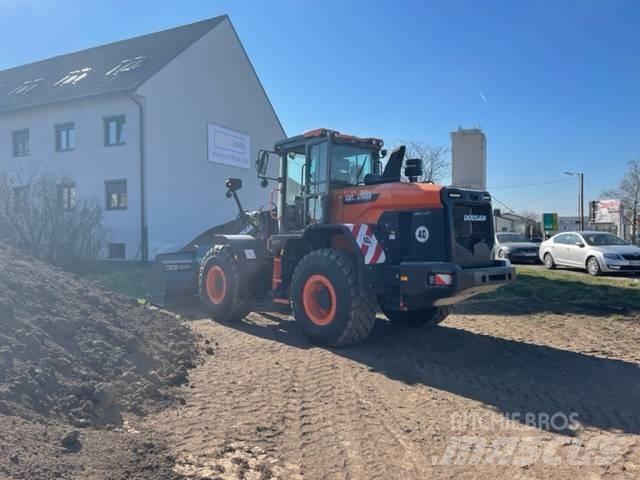 Doosan DL 200 Læssemaskiner på hjul