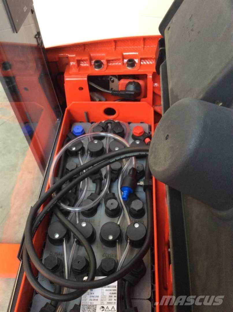 Linde L16 Selvkørende stablere