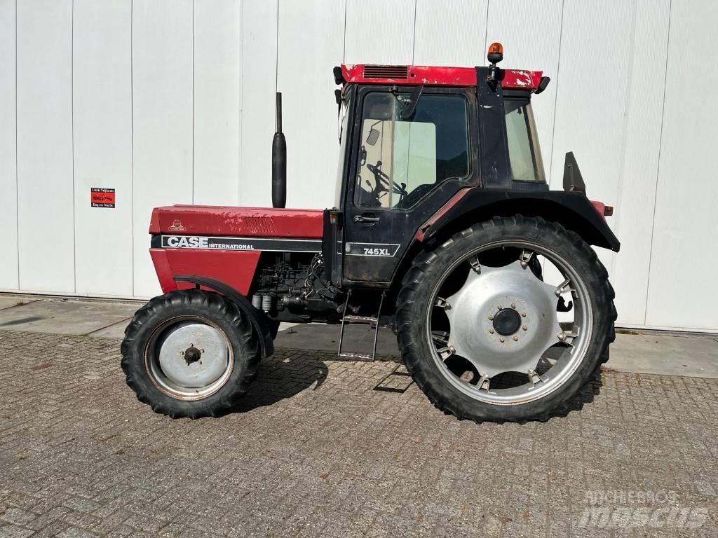 Case IH 745XL Traktorer