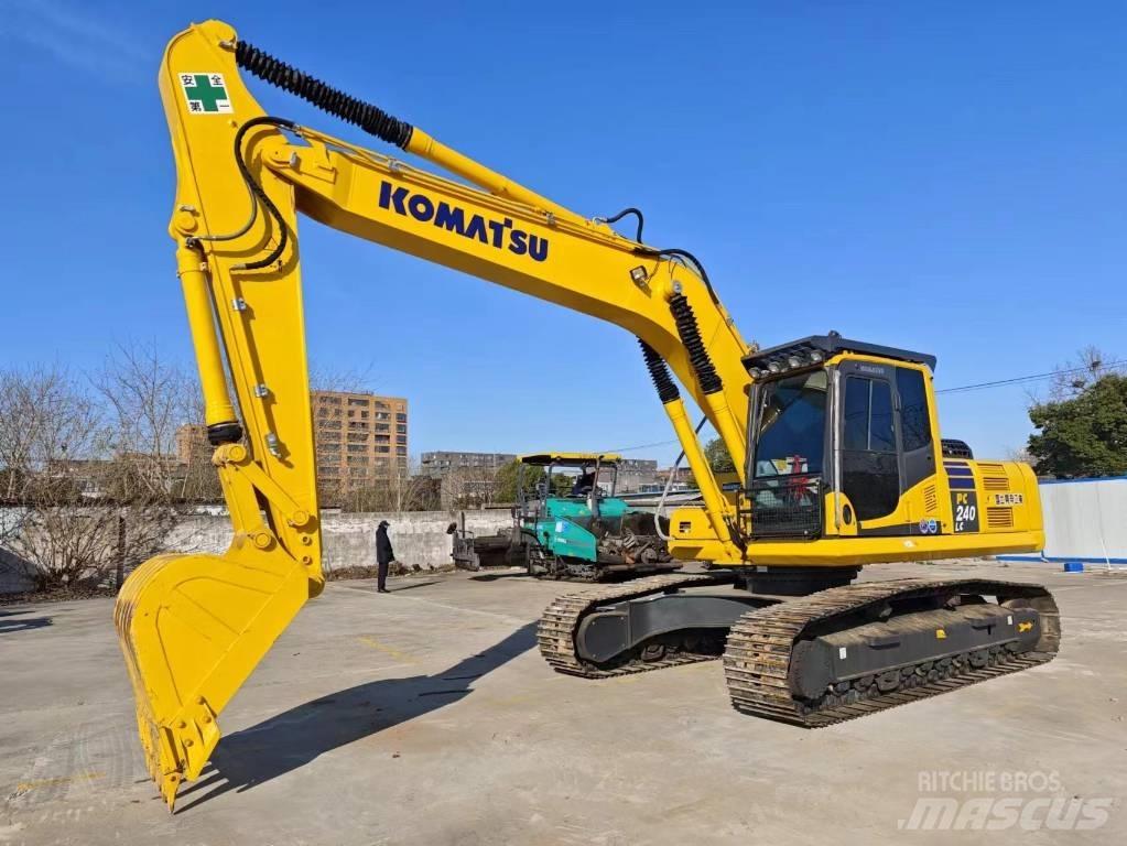 Komatsu PC 240-8 Gravemaskiner på larvebånd