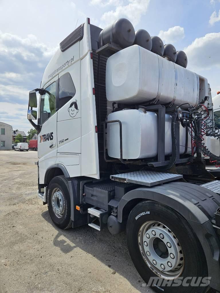 Volvo FH16 750KM 8x4 Trækkere