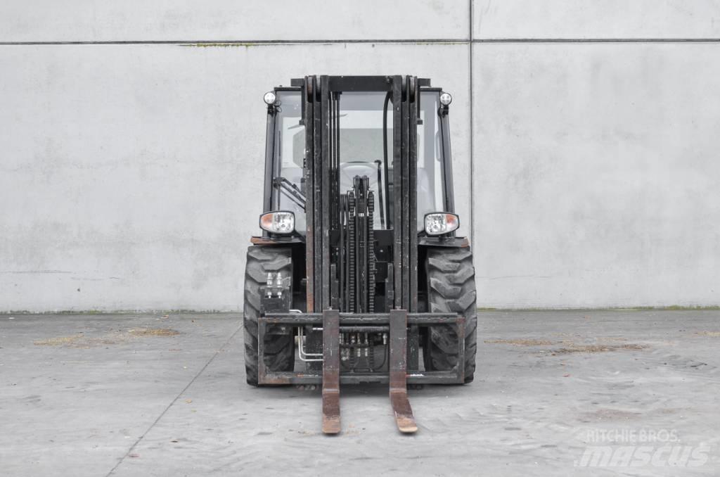 Manitou MC 25-4 D Diesel gaffeltrucks