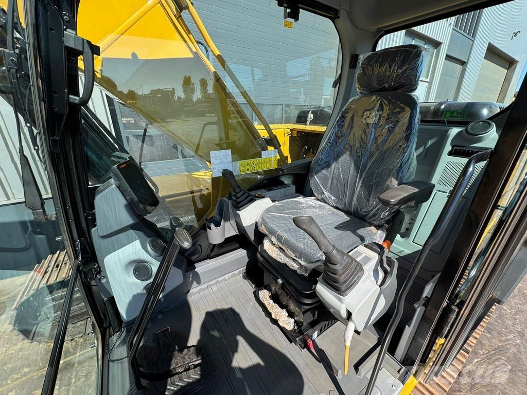 CAT 323D3 Gravemaskiner på larvebånd