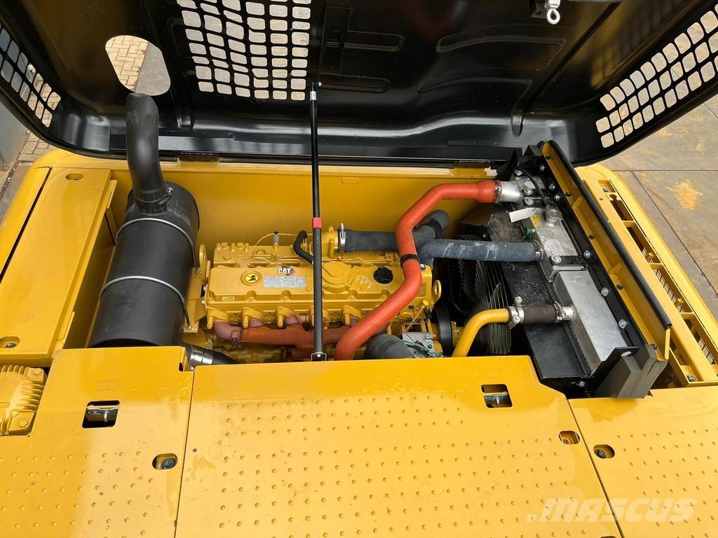 CAT 323D3 Gravemaskiner på larvebånd