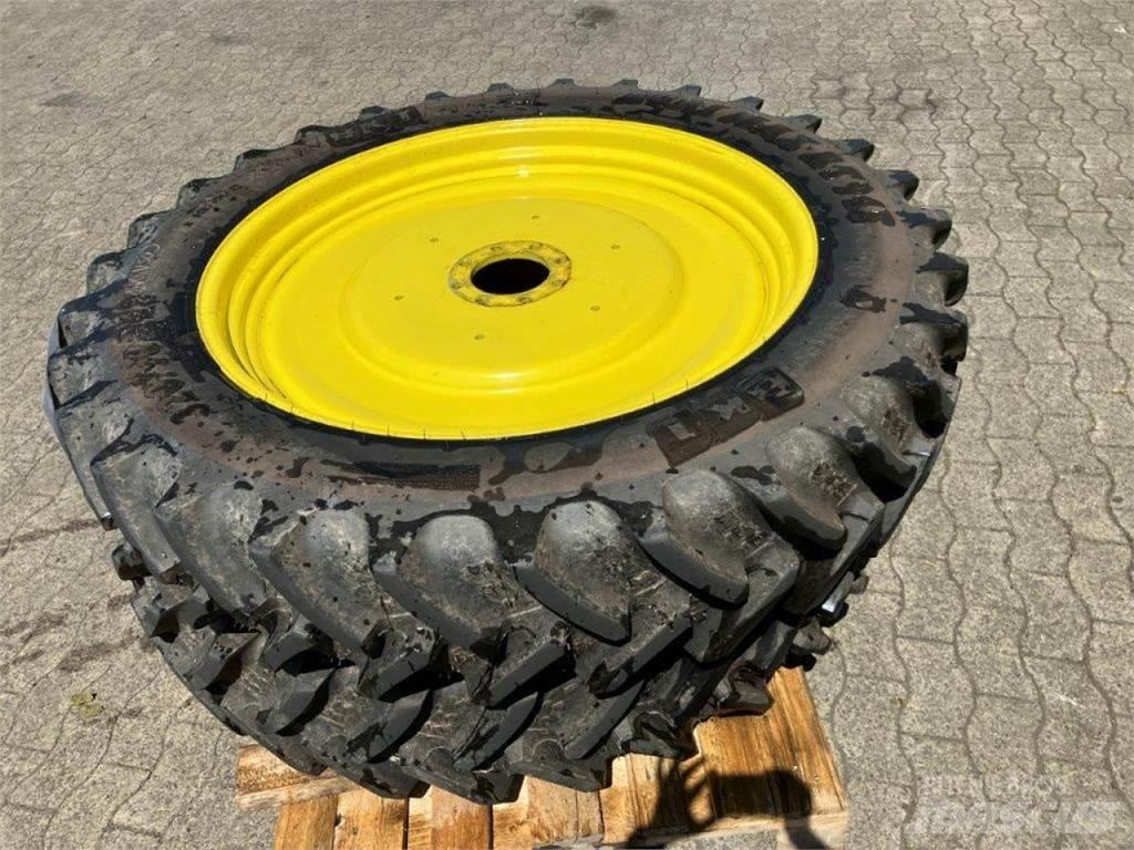 BKT 320/90R42 Hjul, Dæk og Fælge