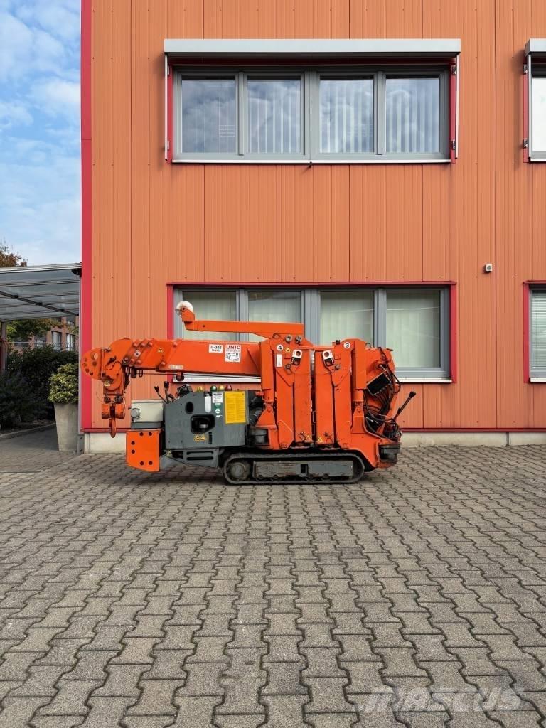 Unic B 345 Kraner på larvebånd
