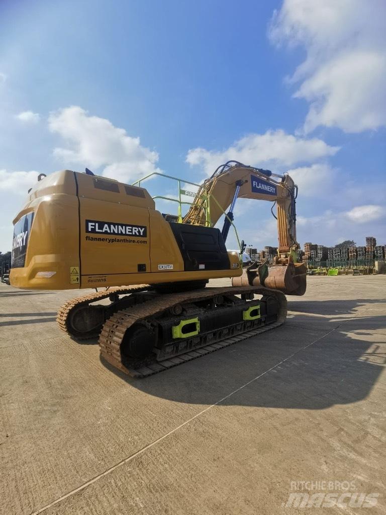 CAT 352 Gravemaskiner på larvebånd