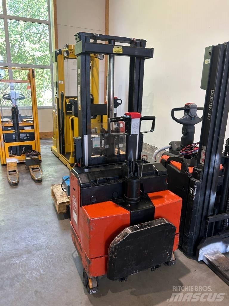 BT LSF 1250 E / 10 Gaffelstabler med gående fører