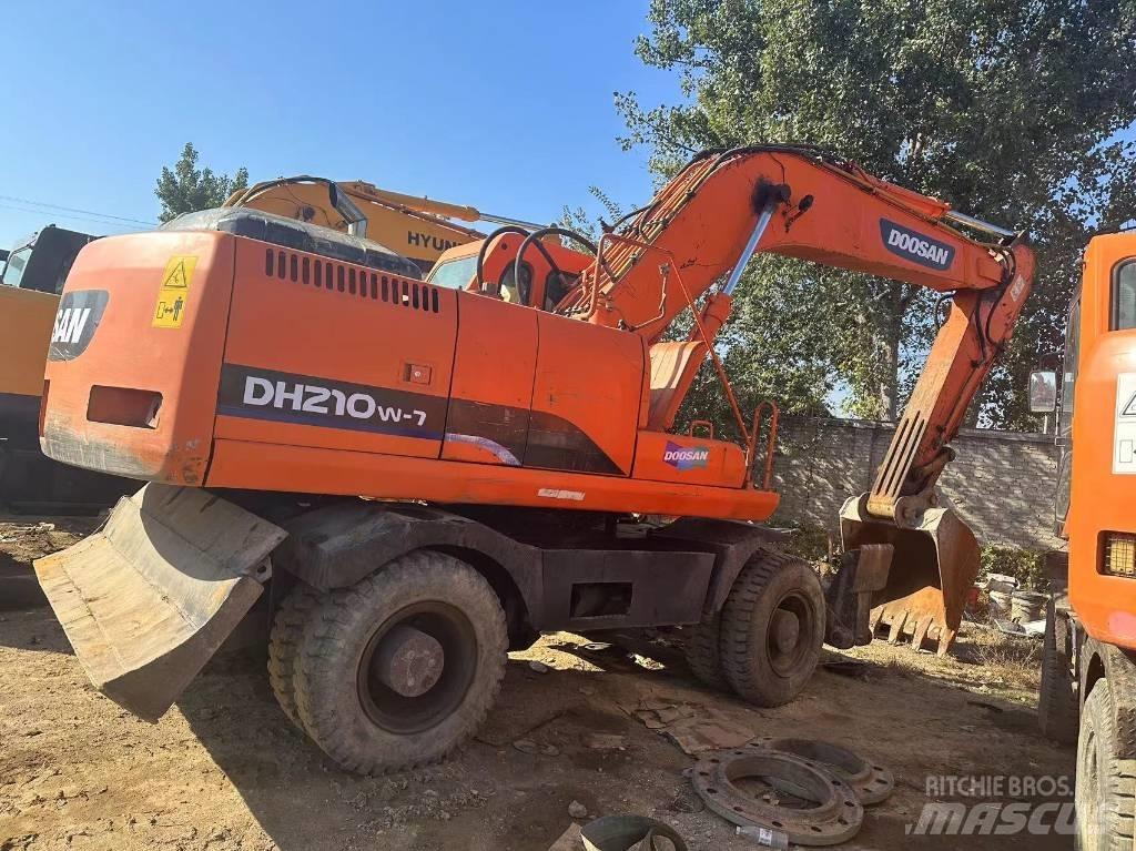 Doosan DH 210 W Gravemaskiner på hjul