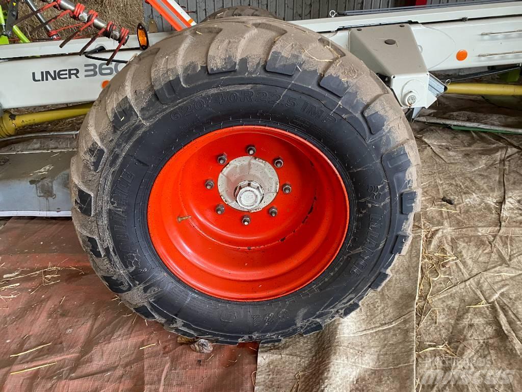 CLAAS Liner 3600 River og høvendere