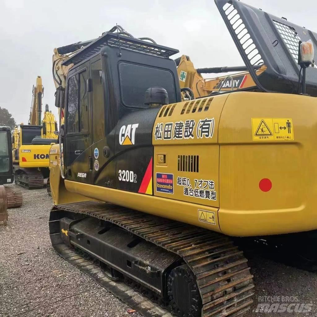 CAT 320 D2 Gravemaskiner på larvebånd