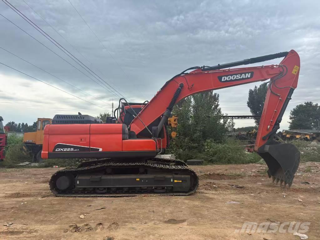 Doosan DX 225 Gravemaskiner på larvebånd