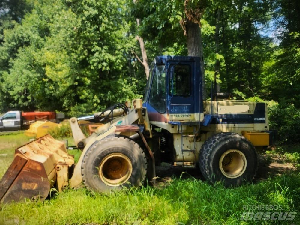 Komatsu WA 250 Læssemaskiner på hjul