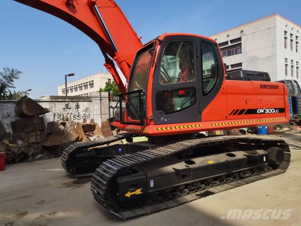 Doosan DX 300 Gravemaskiner på larvebånd
