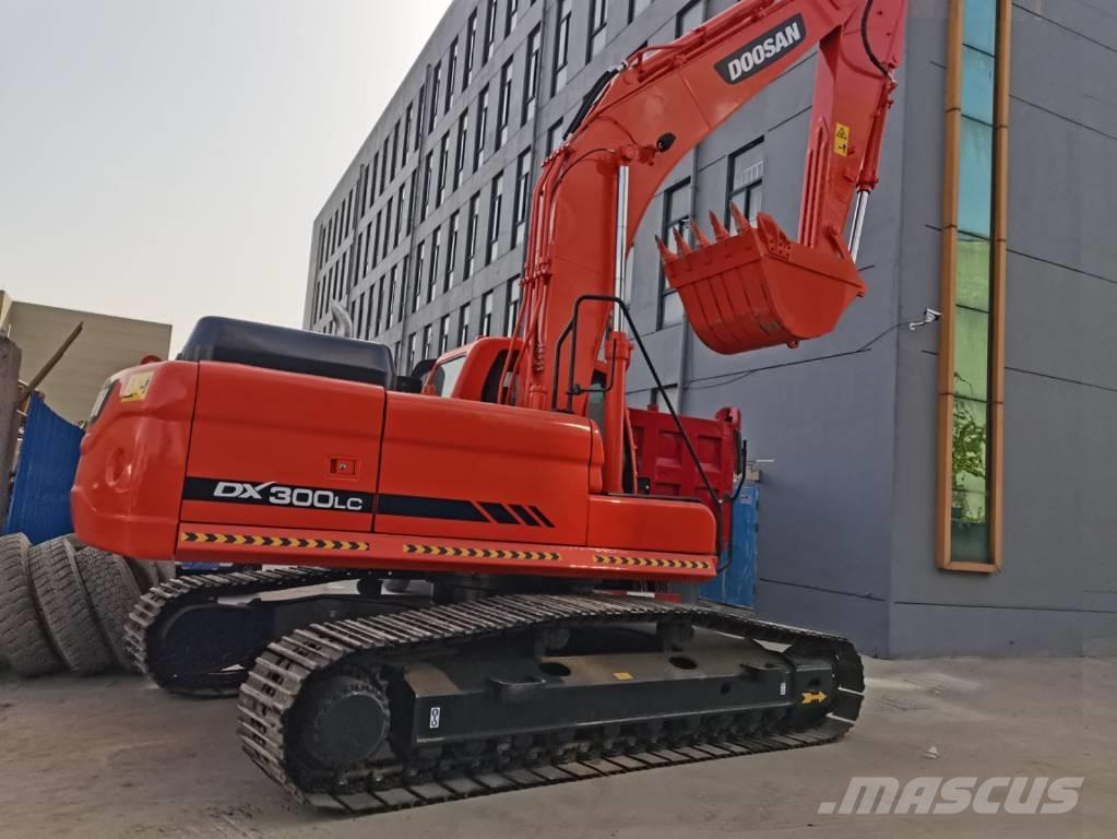 Doosan DX 300 Gravemaskiner på larvebånd
