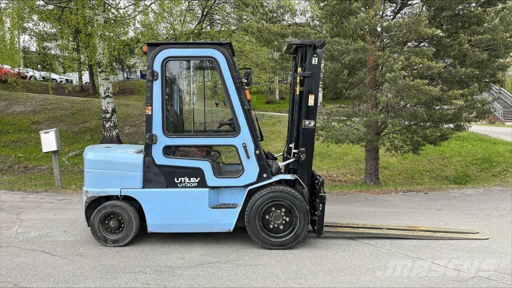 Utilev UT 30 PD Diesel gaffeltrucks