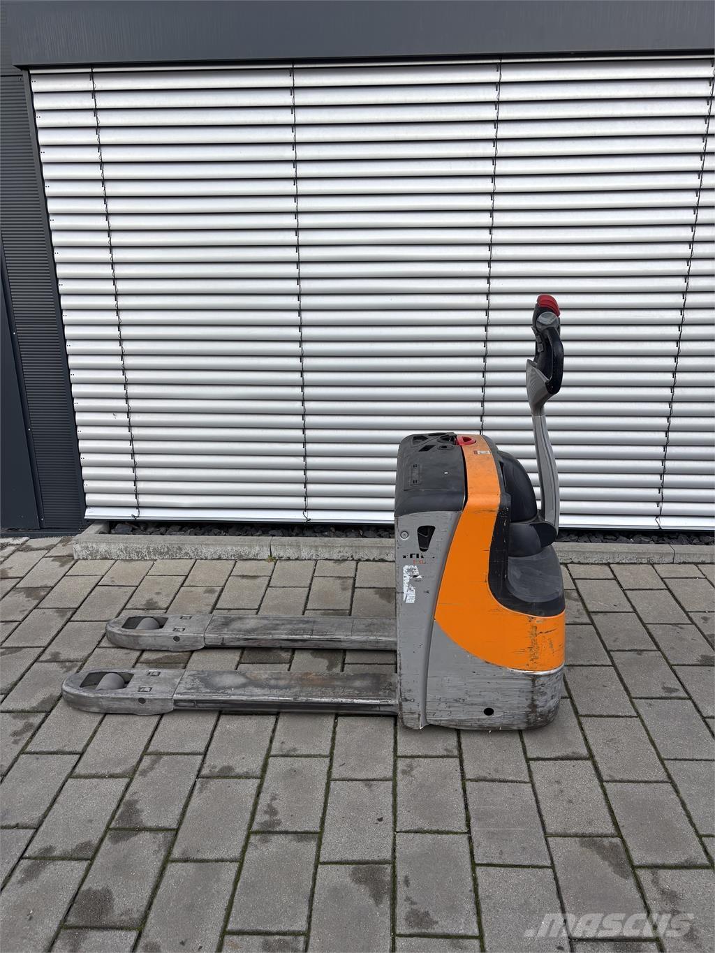 Still EXU16 Gaffelstabler med gående fører