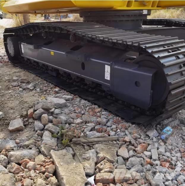 Komatsu PC220-8 Gravemaskiner på larvebånd