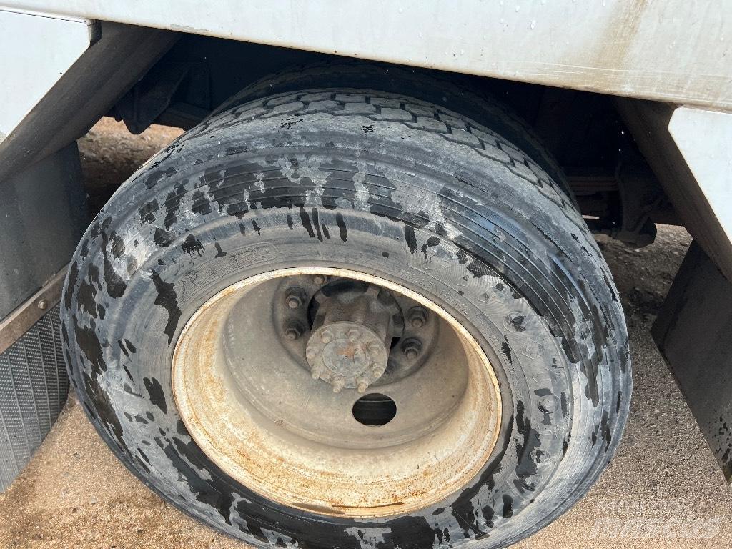 Ford F 750 XL Forsvar/Miljø