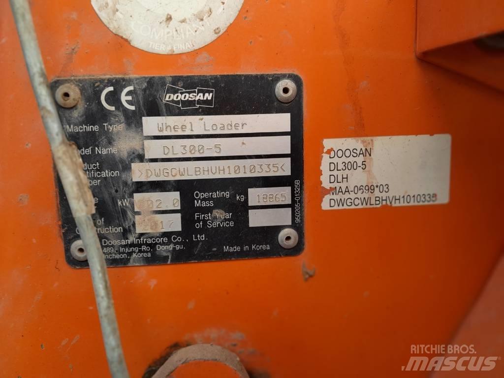 Doosan DL 300 Læssemaskiner på hjul