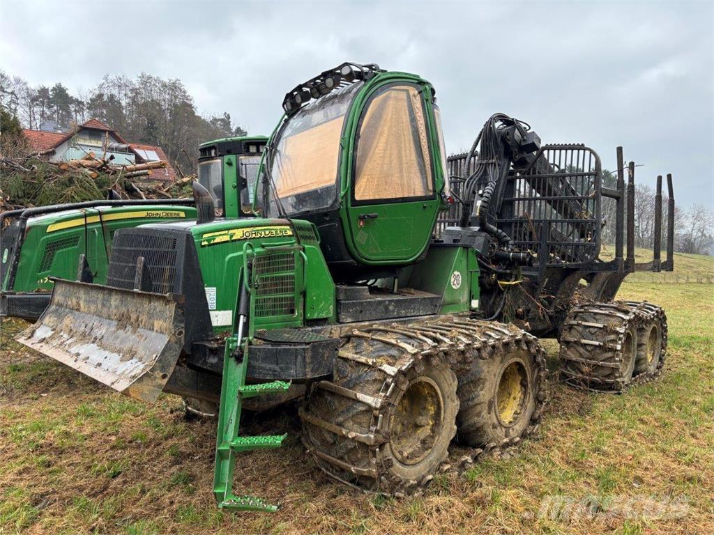 John Deere 1010 E Udkørselsmaskiner