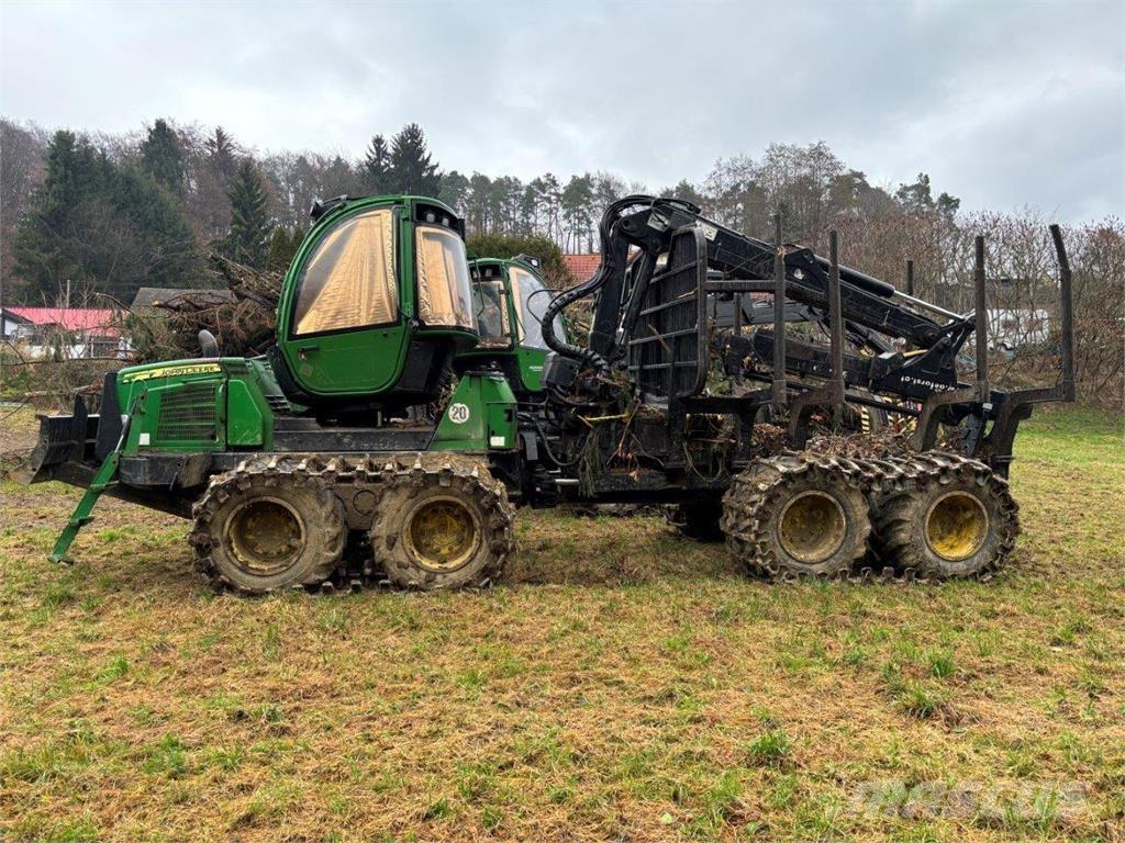 John Deere 1010 E Udkørselsmaskiner