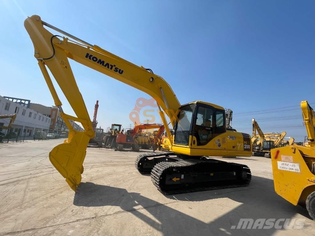 Komatsu PC 200-7 Gravemaskiner på larvebånd