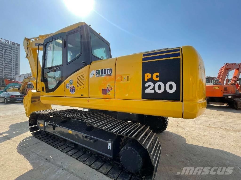 Komatsu PC 200-7 Gravemaskiner på larvebånd