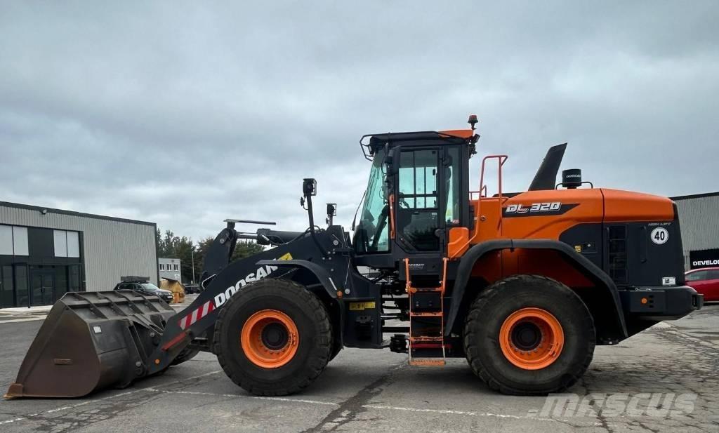 Doosan DL 320-7 Læssemaskiner på hjul