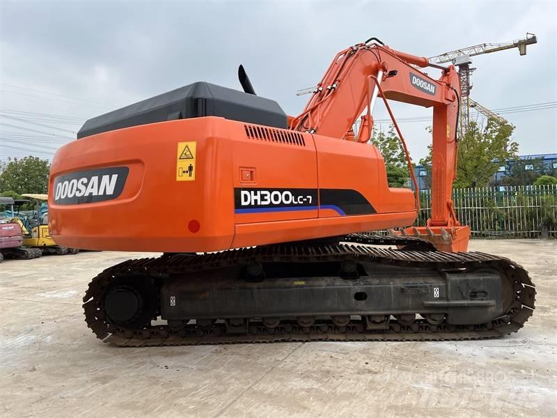 Doosan 300 Gravemaskiner på larvebånd