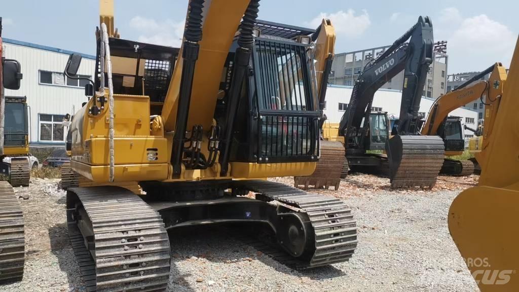 CAT 320 Gravemaskiner på larvebånd