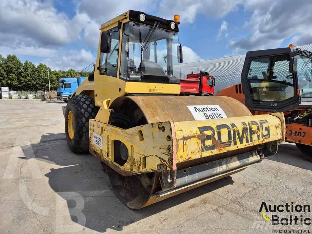 Bomag BW 211 D-4 Enkelt tromle