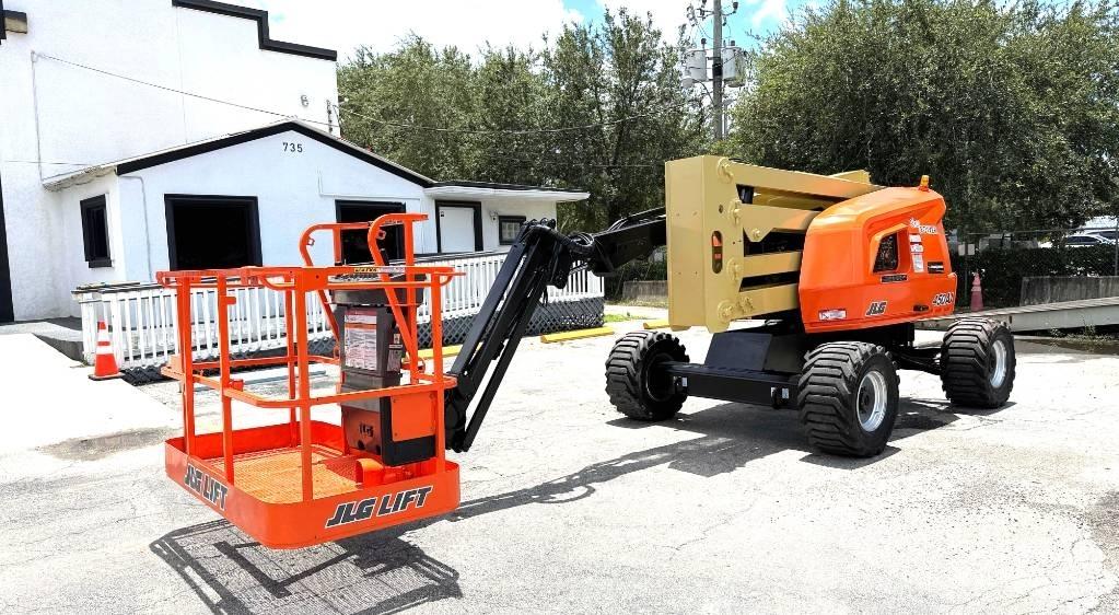 JLG 450 AJ Bomlifte med knækarm