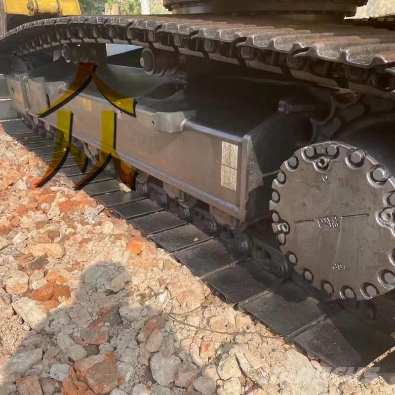 Komatsu PC 220 Gravemaskiner på larvebånd