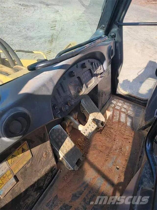 CAT 953C Larvebåndslæssere