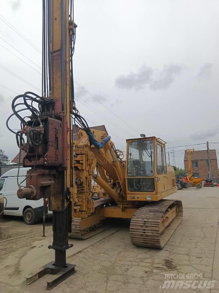 Liebherr R 922 L Gravemaskiner på larvebånd