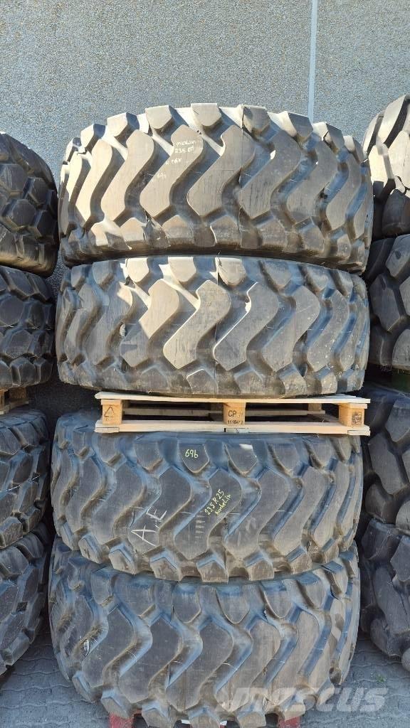 Michelin 23.5 R25 Hjul, Dæk og Fælge