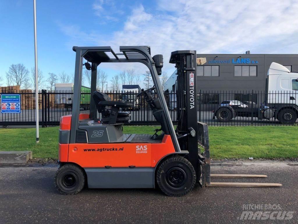 Toyota 7FBMF25 El gaffeltrucks