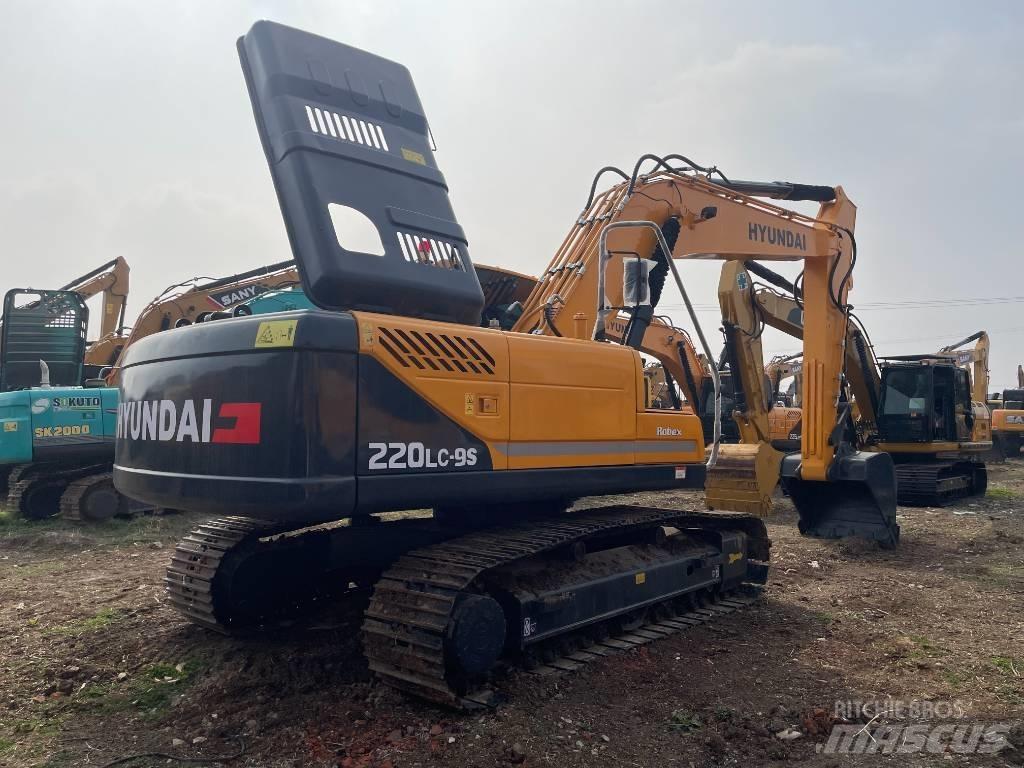 Hyundai R220-9S Gravemaskiner på larvebånd