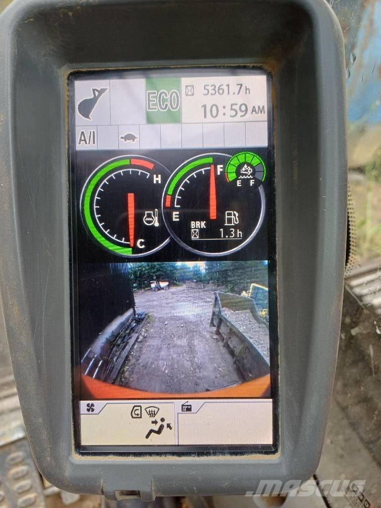 Hitachi ZX 135 US-6 Gravemaskiner på larvebånd