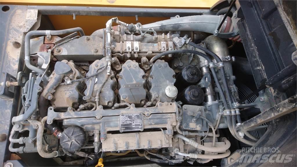 Liebherr R924LC Gravemaskiner på larvebånd