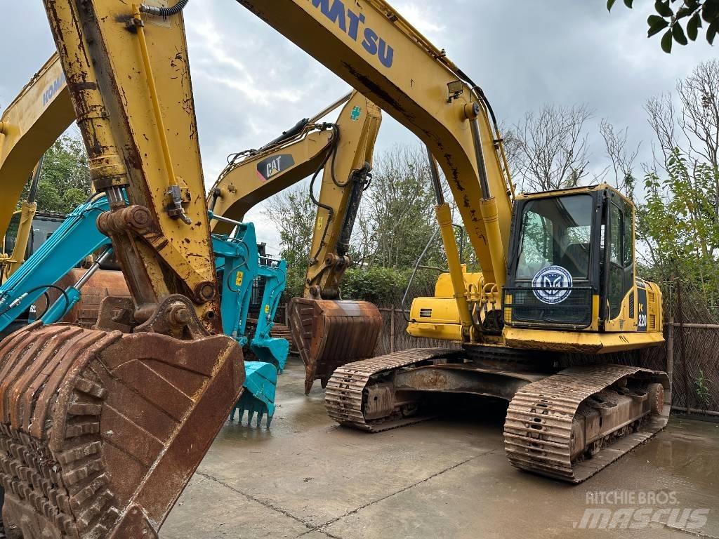 Komatsu PC 220-8 Gravemaskiner på larvebånd