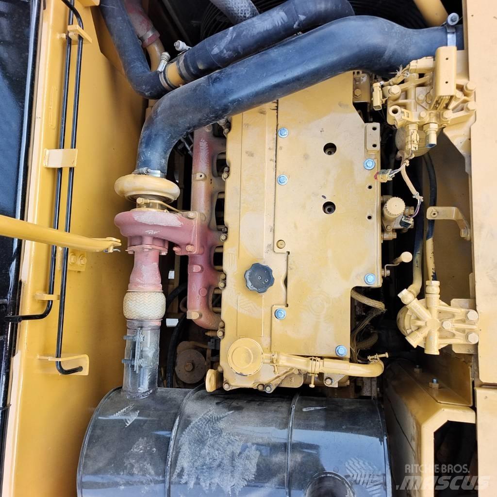 CAT 320D Gravemaskiner på larvebånd